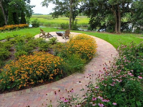 38 Beautiful Brick Pathway Ideas for Garden Design 18