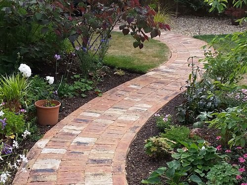 38 Beautiful Brick Pathway Ideas for Garden Design 15