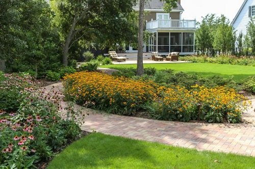 38 Beautiful Brick Pathway Ideas for Garden Design 19