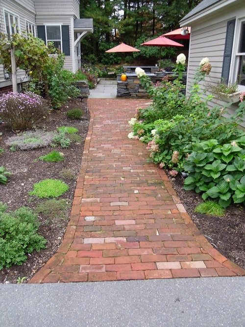38 Beautiful Brick Pathway Ideas for Garden Design 16