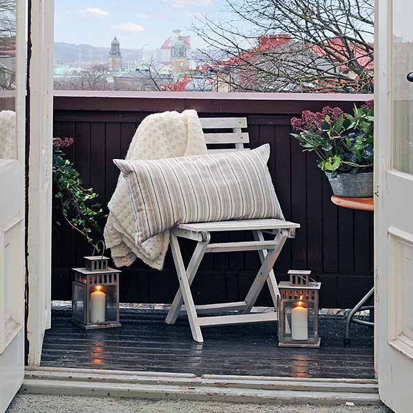 swedish-style-balcony-spring-decorating-ideas-11
