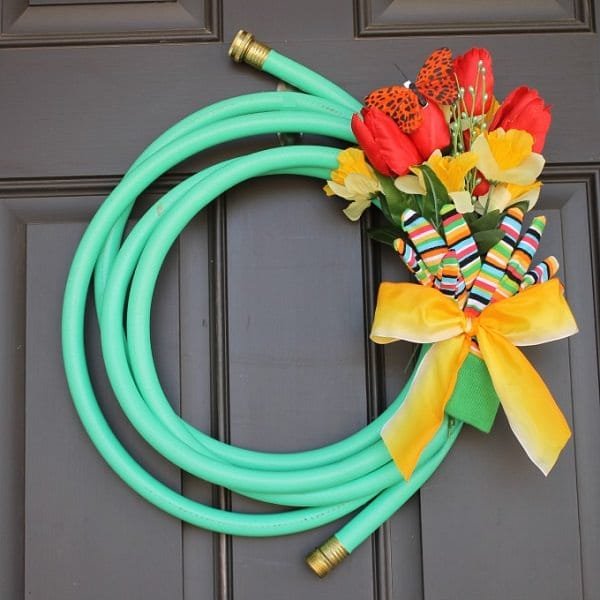 A-garden-hose-wreath