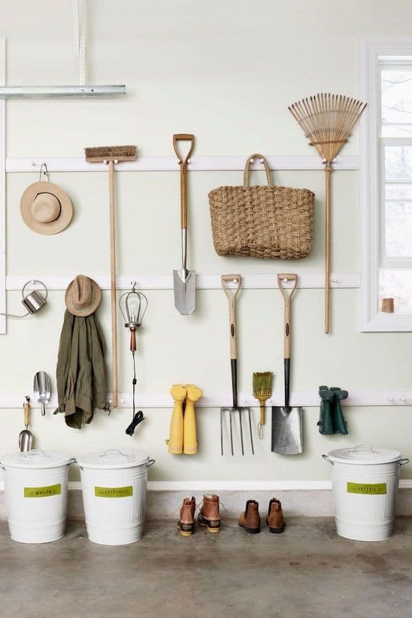 Hanging your gardening tools
