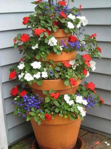 21 Dramatic DIY Flower Tower Ideas | Tower Garden DIY