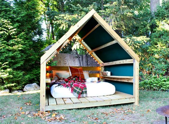 DIY Outdoor Bed Projects & Ideas 3