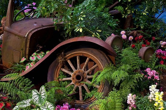 Classic Old Car Garden Art you can use