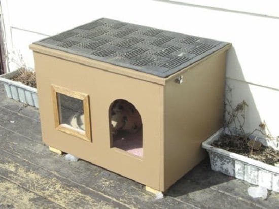DIY Outdoor Cat House Ideas 3