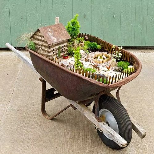 Unbelievable DIY Upcycled Garden Projects 33