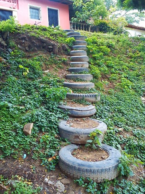 Tire Garden Ideas You Must Look At 14