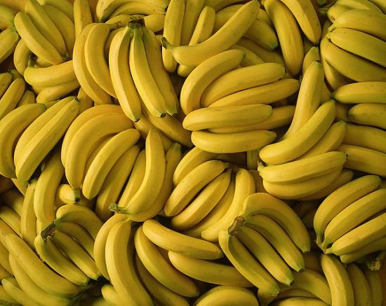 You love bananas, but they ripe so fast! Want to know "How to Keep Bananas Fresh" for a long time? Here're 9 hacks that really work.