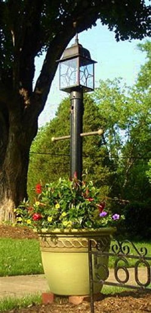 28 DIY Lamp Post Ideas For the Garden | Balcony Garden Web