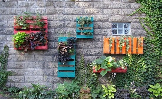 40 DIY Pallet Projects & Ideas for Gardeners