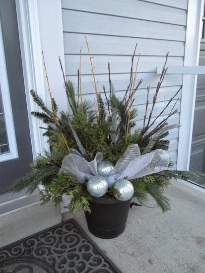 30 Fantastic DIY Christmas Planter Ideas | Balcony Garden Web