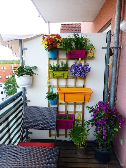 Easy and Stylish Small Balcony