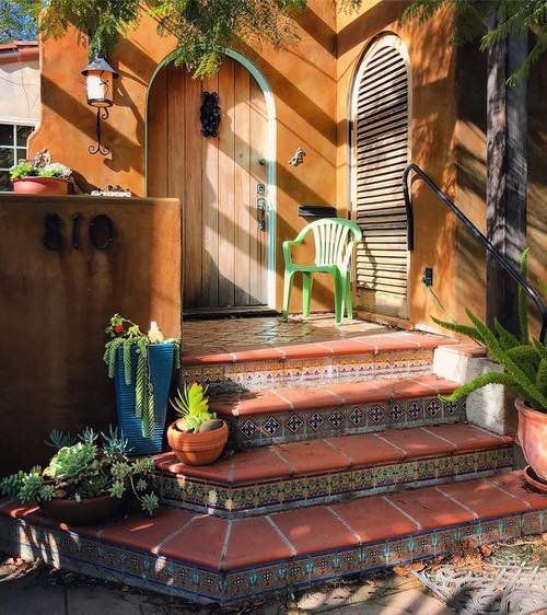 Succulent Porch Garden Ideas 3