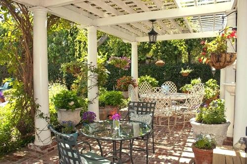 Porch Decor Idea with Plants 2