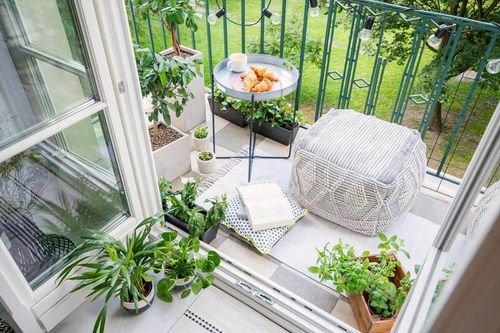 Cozy Apartment Balcony Garden Ideas 2