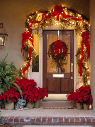 16 Attractive Ideas to Decorate your Home with Poinsettias