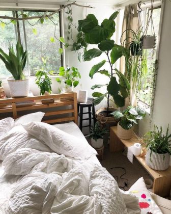 18 Plant Headboard Ideas For Ultimate Houseplant Lovers