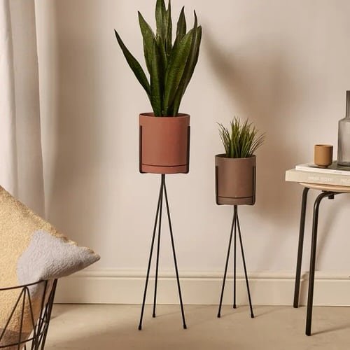 Plant Stand Design Ideas for Indoor Houseplants 17