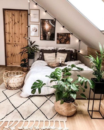 24 Stunning Attic Rooms with Plants Pictures | Balcony Garden Web