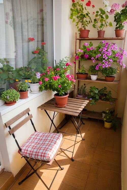 The Best Decorated Small Outdoor Balconies on Pinterest 3