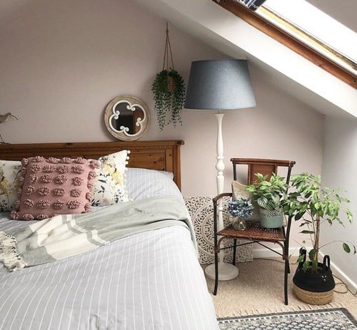Stunning Attic Rooms with Plants Pictures 3