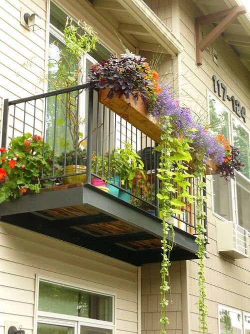 The Best Decorated Small Outdoor Balconies on Pinterest 5