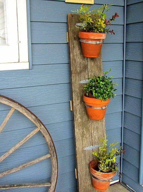 Old Wooden Boards Used to Create Brilliant Vertical Gardens 4