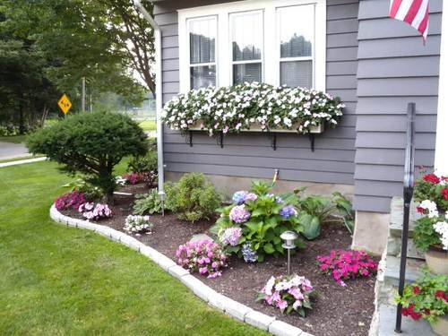 Creative Front Yard Landscaping Ideas 5