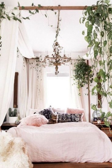 45 Beautiful Pictures of Romantic Bedroom Décor Ideas With Plant Theme