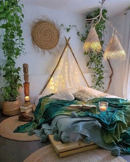 Romantic Bedroom Décor Ideas With Plant Theme 14