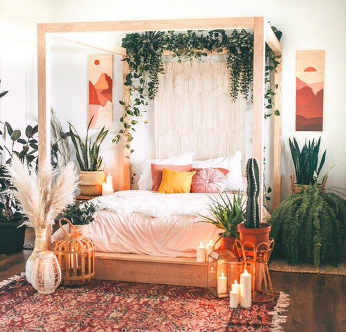 Romantic Bedroom Décor Ideas With Plant Theme 19