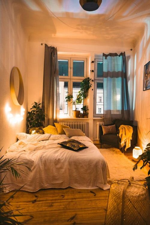 Romantic Bedroom Décor Ideas With Plant Theme 4