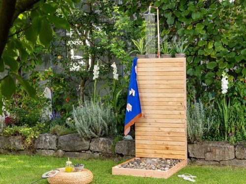 DIY Outdoor Shower Ideas for Backyard & Garden 4