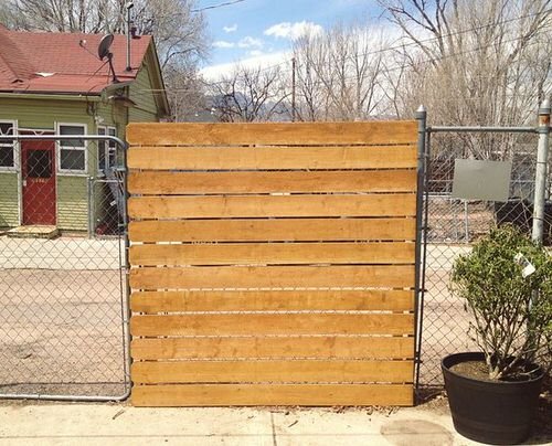DIY Pallet Fence Ideas 6
