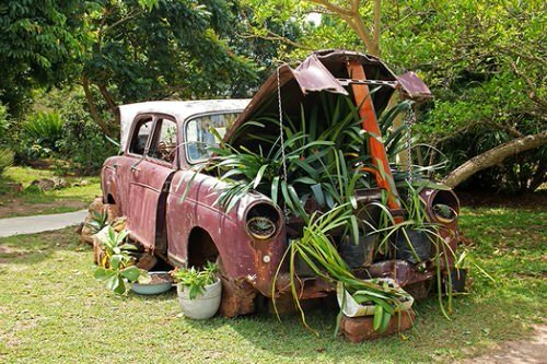 Old Garage Items Turned Into Cool Gardening Things 11