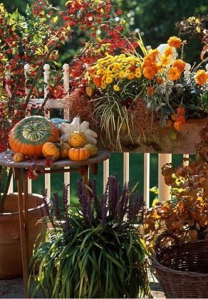 29 Festive Fall Balcony Garden Decor Ideas | Autumn Balcony Pictures
