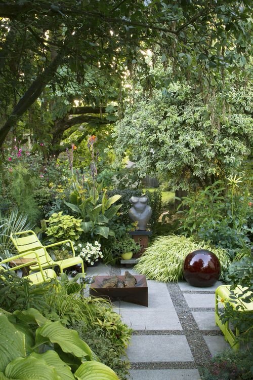 28 Landscaping Ideas for Long and Narrow Gardens 1