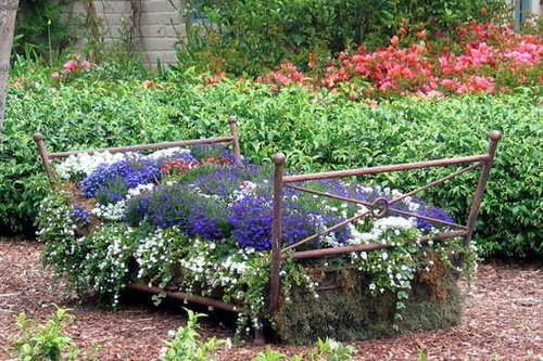 Amazing Flower Bed Ideas for Your Home Garden 10