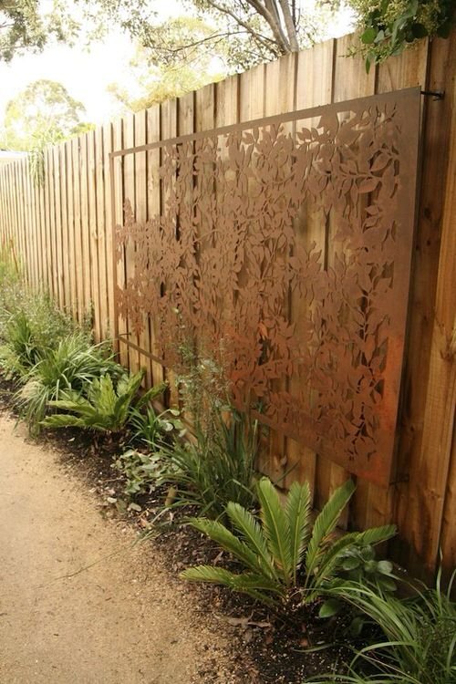 DIY Garden Fence Art Ideas 12
