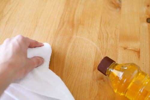 Remove Water Rings by Using Olive Oil 