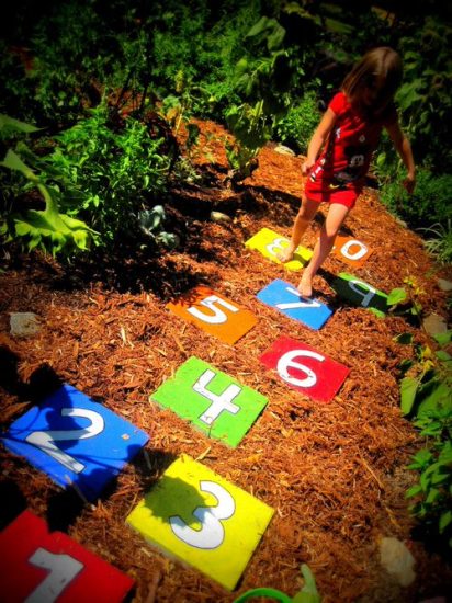 30 Cool DIY Stepping Stone Ideas | Balcony Garden Web