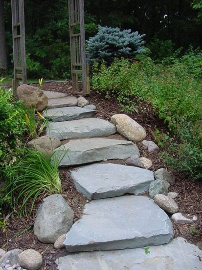 30 Cool DIY Stepping Stone Ideas | Balcony Garden Web