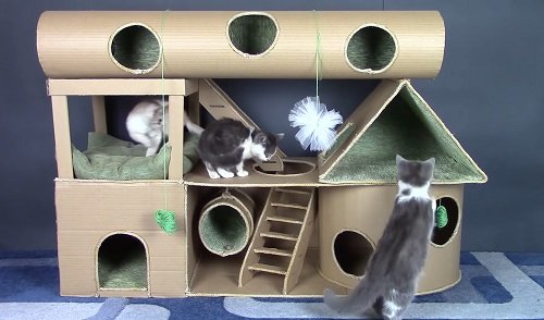 DIY Outdoor Cat House Ideas For Winters 21