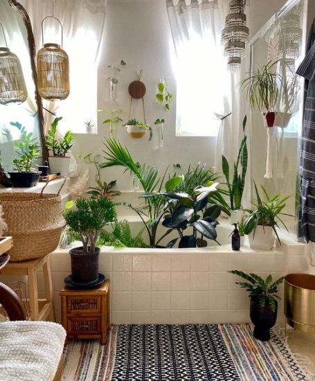25 Luxurious Tropical Bathroom Design Ideas with Plants