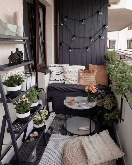 Design Tricks You Can Learn from These Balcony Gardens 2
