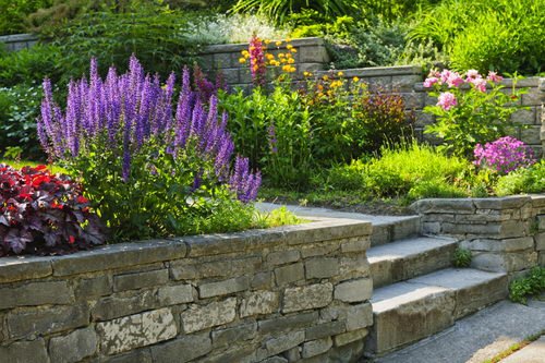 Cool Gardening Trends | Stone walls