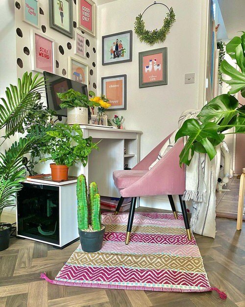 Green Home Office Desk Ideas with Plants 2