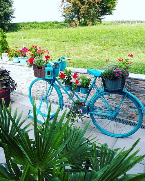 Vintage Bicycle Garden Art Stock Photo 1103551832 | Shutterstock